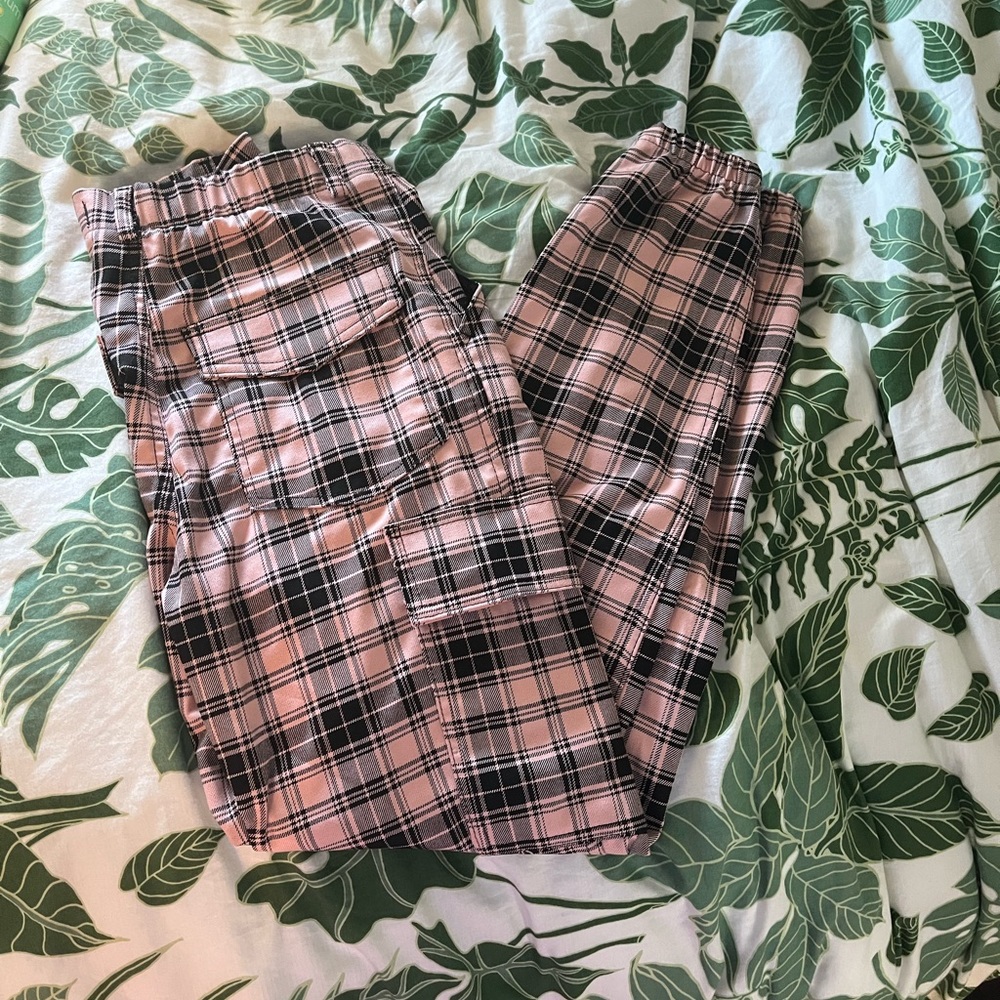 hollister pink plaid ultra high-rise joggers